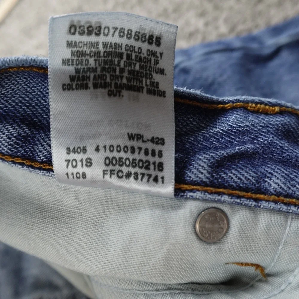 VTG Levis Jeans Mens 36X34 Dark Blue Denim Pants 505 Straight Fade Whiskered Y2K
